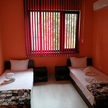 Guest House Karaulanov Elhovo  Εξωτερικό φωτογραφία