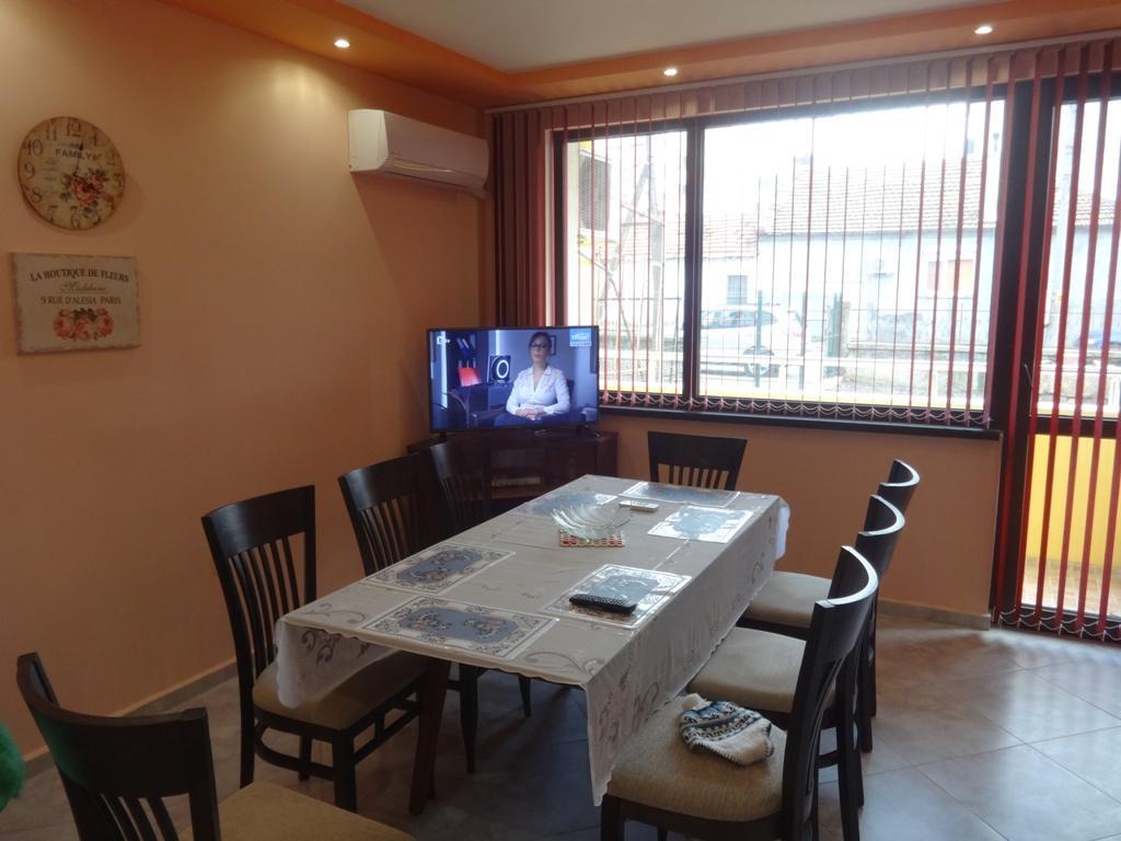Guest House Karaulanov Elhovo  Εξωτερικό φωτογραφία