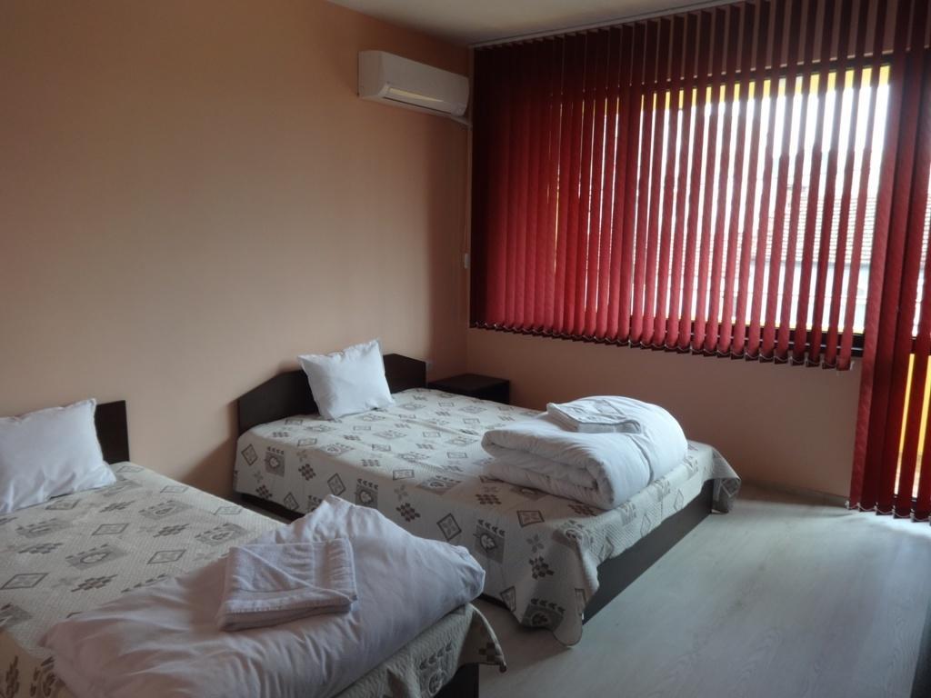 Guest House Karaulanov Elhovo  Εξωτερικό φωτογραφία