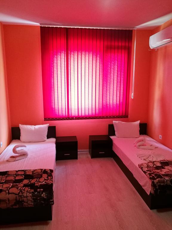 Guest House Karaulanov Elhovo  Εξωτερικό φωτογραφία