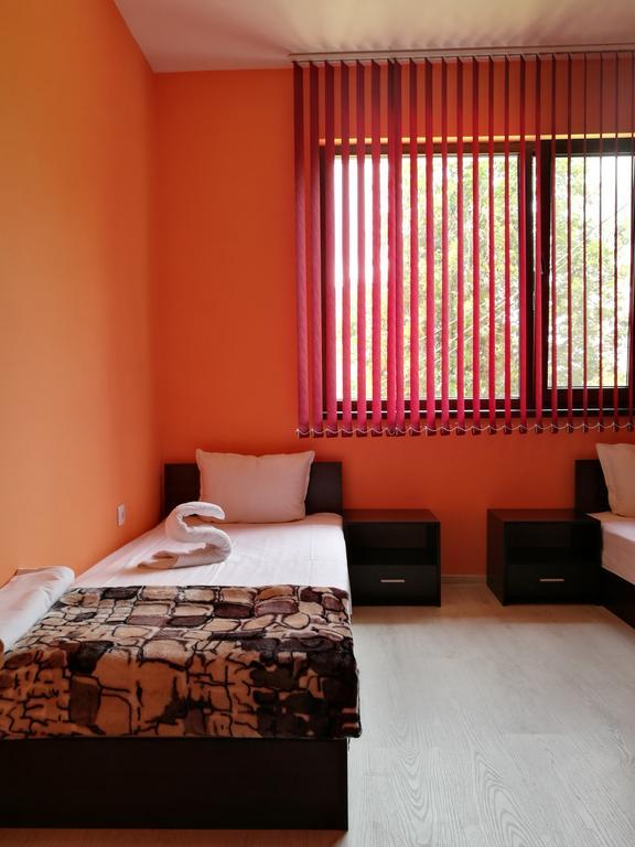 Guest House Karaulanov Elhovo  Εξωτερικό φωτογραφία