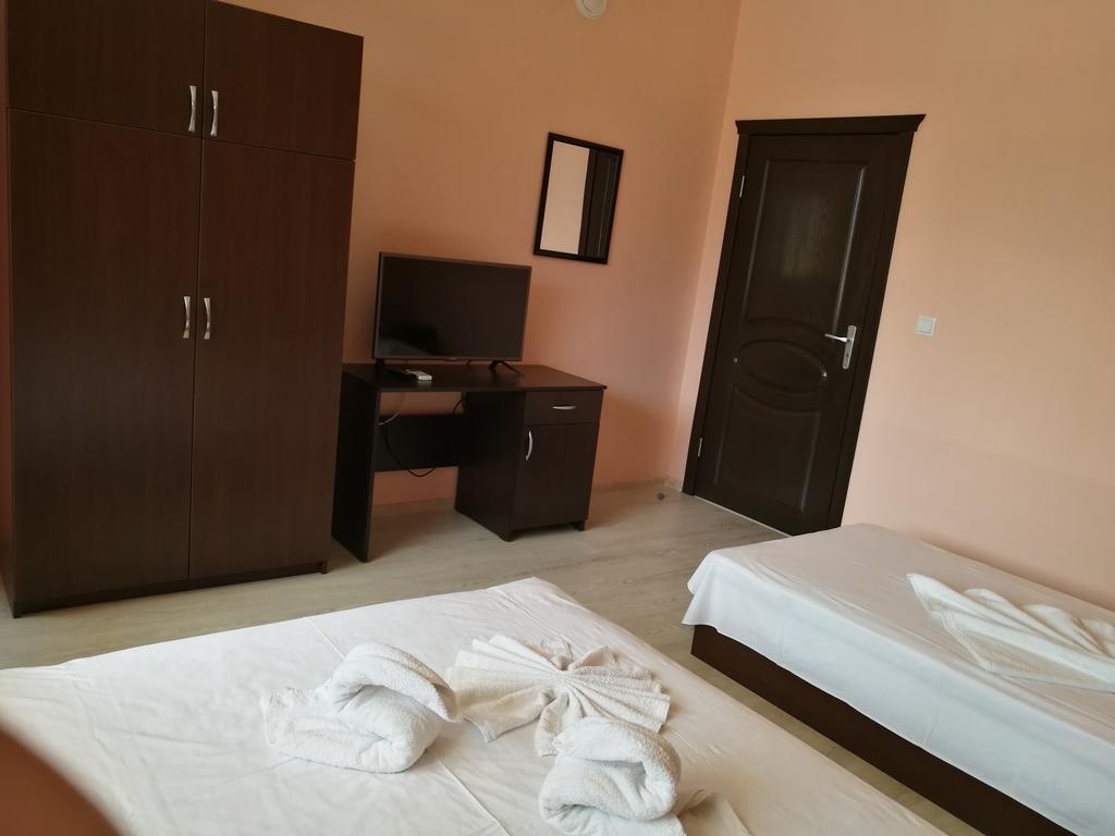 Guest House Karaulanov Elhovo  Εξωτερικό φωτογραφία