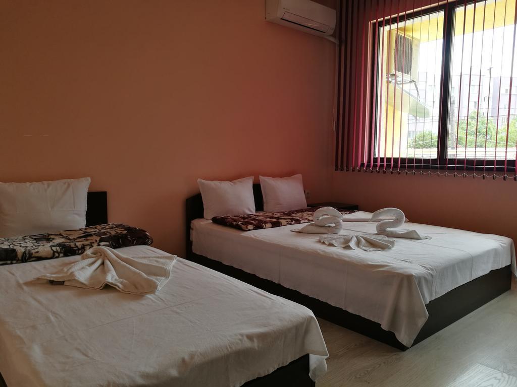 Guest House Karaulanov Elhovo  Εξωτερικό φωτογραφία