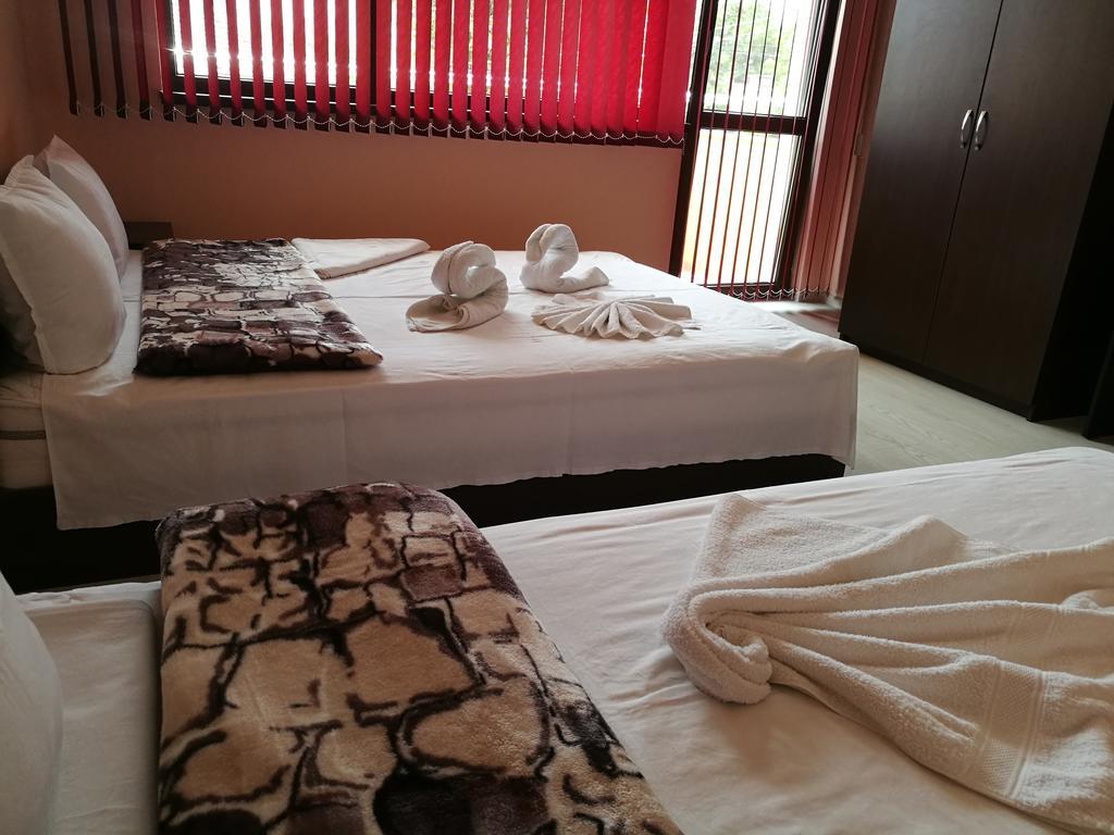 Guest House Karaulanov Elhovo  Εξωτερικό φωτογραφία