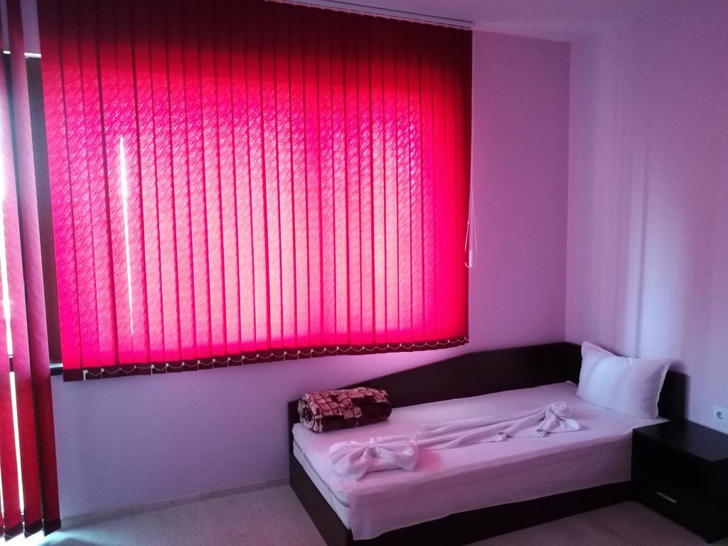 Guest House Karaulanov Elhovo  Εξωτερικό φωτογραφία