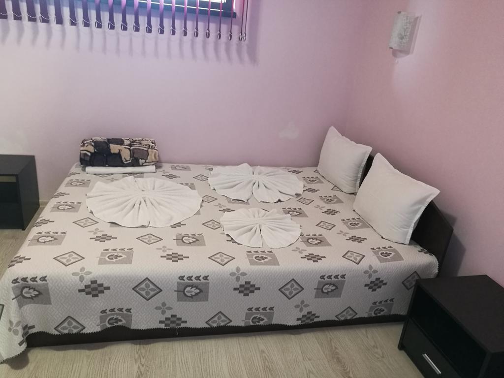 Guest House Karaulanov Elhovo  Εξωτερικό φωτογραφία