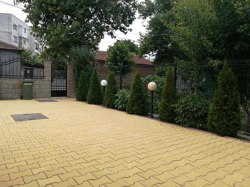 Guest House Karaulanov Elhovo  Εξωτερικό φωτογραφία